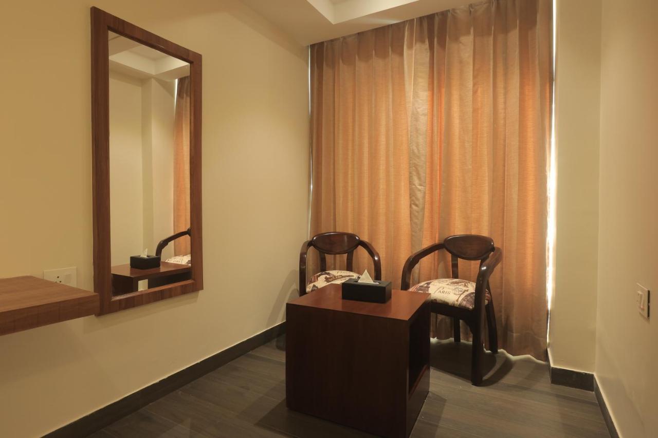Hotel Holy Vivasa Ришикеш Экстерьер фото